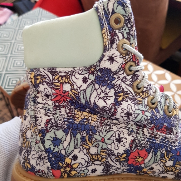 Floral Timberland size 37 - Picture 4 of 8